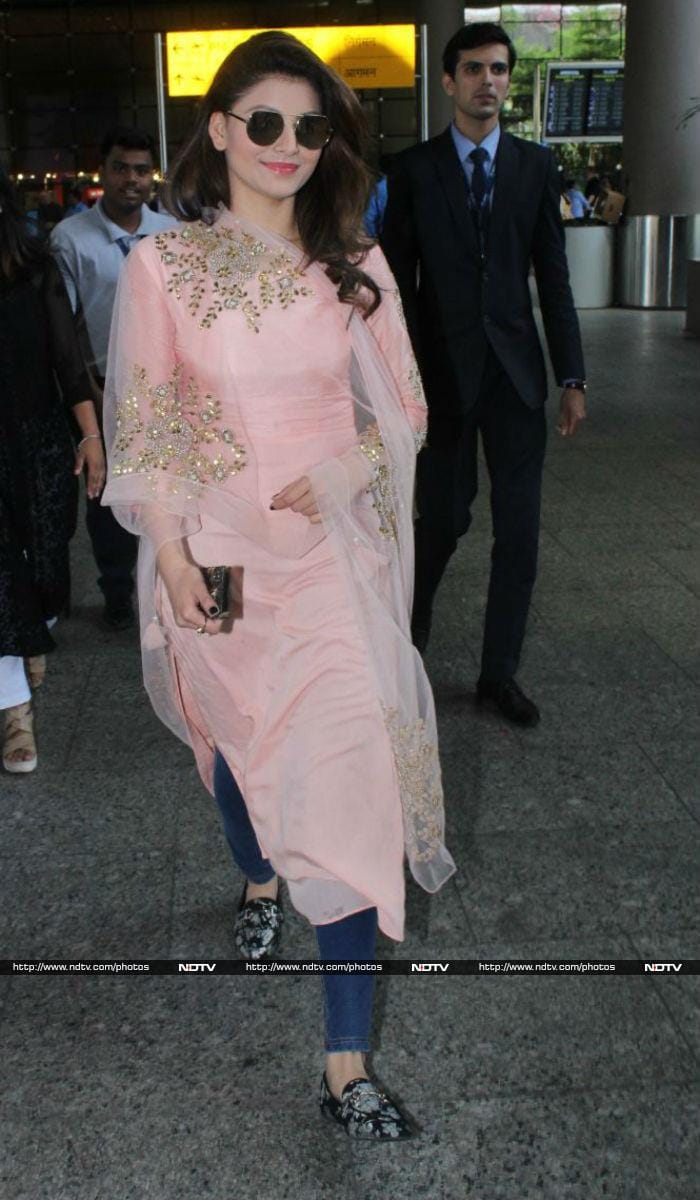 Sonam Kapoor Aces Her Airport Fashion Game