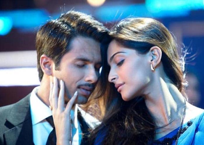 She was also seen romancing Shahid Kapoor in <i>Mausam</i> (2011), directed by Shahid's father Pankaj Kapur.