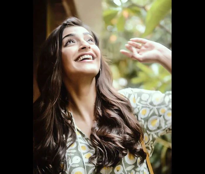 We love you, Sonam Kapoor. Happy birthday! <br><br>
This image was posted on Instagram by <a href=" https://www.instagram.com/sonamkapoor/ " target="_blank" rel="nofollow" > sonamkapoor</a>