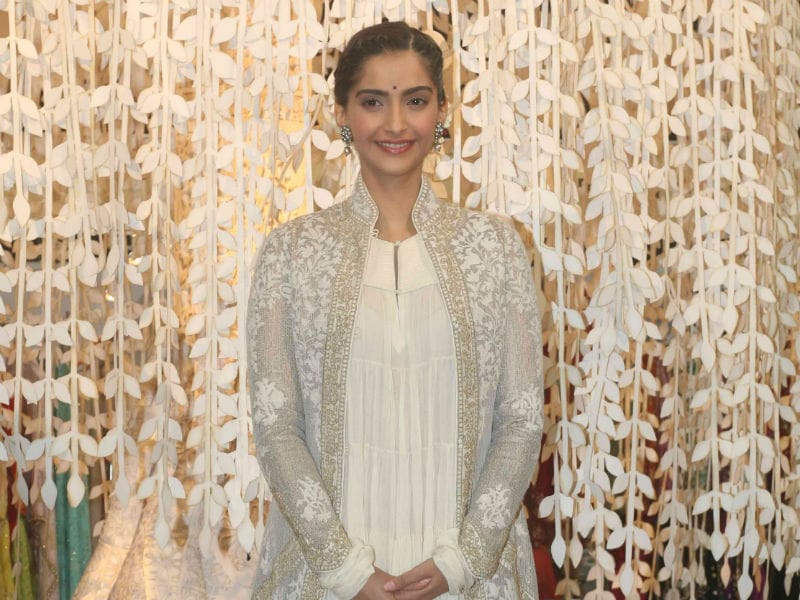 Photo : Take Notes From Sonam Kapoor On How To Master Ethnic Chic Style