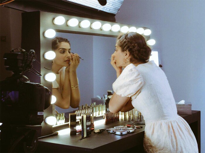 Cannes 2015: Sonam Kapoor Gets Ready for the Fashion Gala
