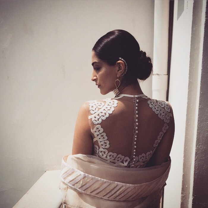 Cannes 2015: Sonam Kapoor Gets Ready for the Fashion Gala