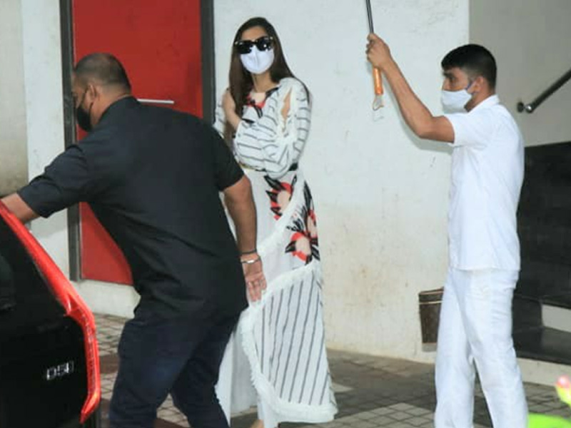 Hello There, Sonam Kapoor