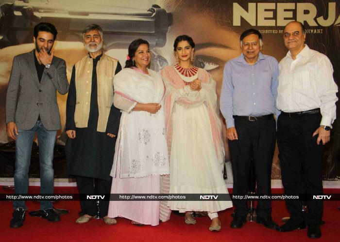 Sonam Kapoor\'s Busy Night For Neerja