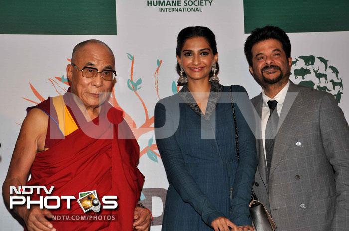 The Dalai Lama was invited to be the keynote speaker at the World Compassion Day event in Mumbai. Joining him at the event was Anil Kapoor and his pretty daughter Sonam.