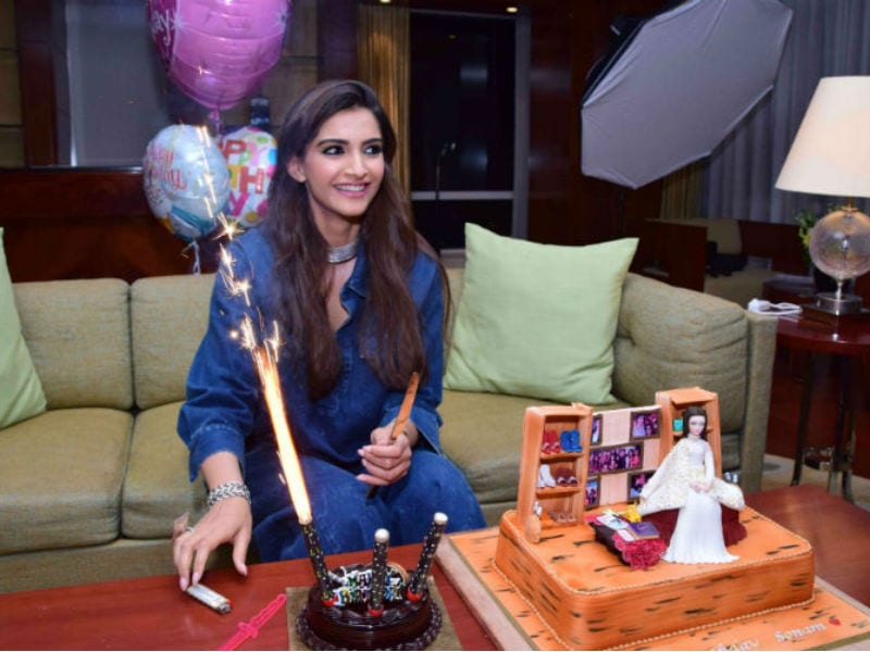 Photo : Work and Play for Sonam Kapoor on Birthday