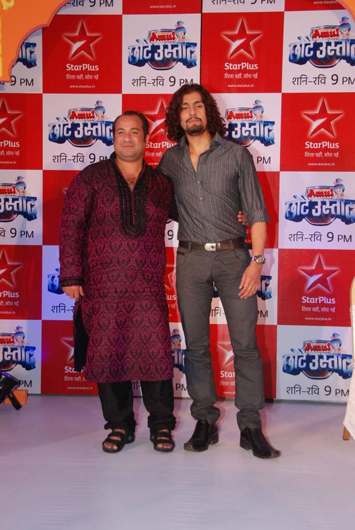 Sonu Nigam dons a new look for  Chhote Ustaad 2