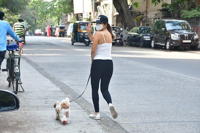 Spotted: Sophie Choudry And Her Adorable Pet Pooch