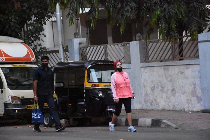 Spotted: Sophie Choudry And Her Adorable Pet Pooch