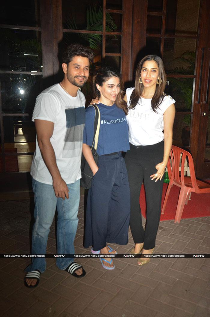 About Last Night: Neha, Soha, Dia Party Together