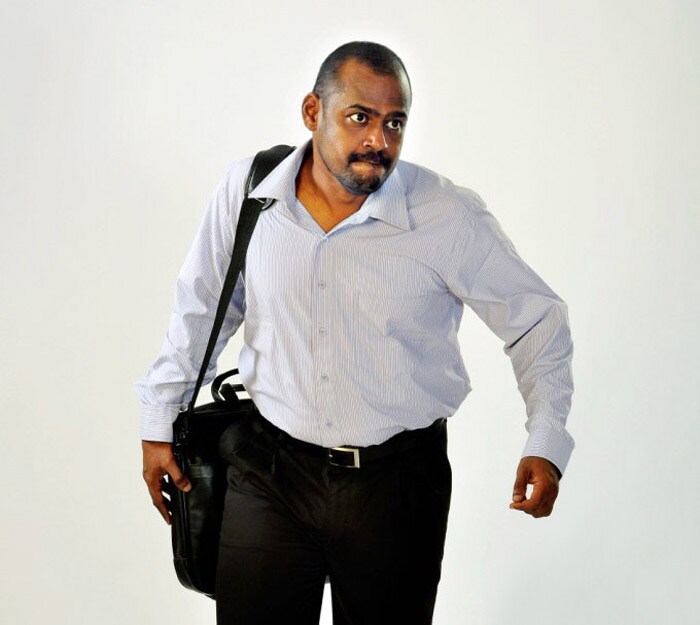 <b>Pasupathi</b>: A Mechanical Engineer by profession, Pasupathi fine-tuned his acting skills through the famous acting school "Kootthu Pattarai" at Chennai. He first came to fame in the famous serial <i>Vizhuthugal</i> directed by Gopi Bhimsingh, which was instrumental in launching a great number of present day television stars. His first break in commercial cinema was in <i>Housefull</i> where he played a corrupt cop. He got his first major recognized role in <i>Virumaandi</i> (Kothaala Thevar) and <i>Kannathil Muthamittal</i> where he played an LTTE freedom fighter. He later began appearing in negative roles in a number of films such as <i>Dhool</i>, <i>Virumaandi</i>, <i>Thirupaachi</i>. He later branched out into comedy with <i>Mumbai Express</i> and <i>Majaa</i>. His first lead role was in the National Film Award-winning film <i>Veyyil</i>. He later received several other supporing and lead roles in the films <i>Raman Thediya Seethai</i> and <i>Kuselan</i>.