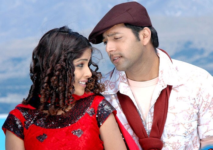 <b>Jayam Ravi</b>: Ravi made his acting debut in the 2003 Tamil film <i>Jayam</i>, produced by his father and directed by his brother M. Raja. The film, a remake of the 2002 Telugu blockbuster of the same name, became highly successful at the box office, running up to 200 days. Thanks to the enormous success of the film, the prefix 'Jayam' was given to his name Ravi. In 2008 Ravi appeared in three films. In his first release <i>Velli Thirai</i>, he appeared in a cameo role, whilst his second release was the family-drama <i>Santhosh Subramaniam</i>, once again under his brother M. Raja's direction. In the Tamil version of the 2006 Telugu film <i>Bommarillu</i>, in which he starred opposite Genelia D'Souza, he essayed the role of a young man, whose choices and wishes are continually subdued by his father's. The film won high accolades and went on to become one of the most successful films of the year, whilst Ravi received a Filmfare nomination for the Best Actor Award. In 2009, he starred in the action film <i>Peranmai</i>, directed by S. P. Jananathan, in which he enacted the role of Dhruvan, a tribal forest officer. His performance was widely appreciated and praised, whilst the film itself was lauded for its patriotic theme. Ravi is currently working on the film <i>Thilalangadi</i>, pairing up with his brother for the fifth time to appear in a remake of a Telugu film. In the Tamil version of the 2009 blockbuster film <i>Kick</i>, he will be sharing screen space with Shaam, Tamannaah for the first time and with veteran actor Prabhu for the second time after <i>Something Something Unakkum Enakkum</i>.