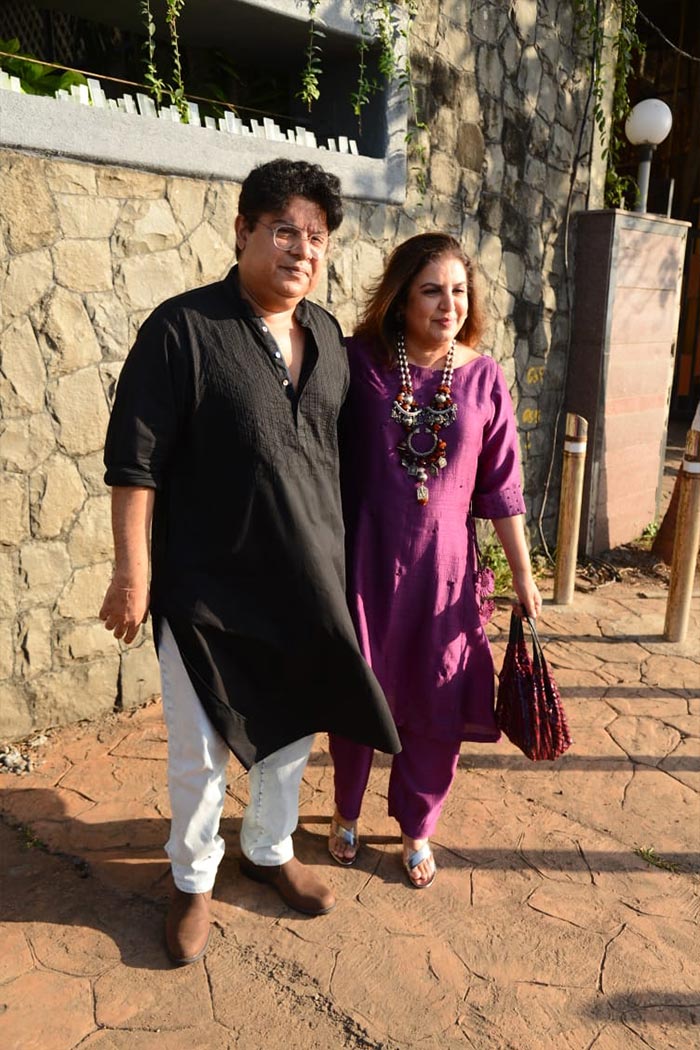 Sparkle And Smiles: Newlywed Farhan Akhtar And Shibani Dandekar After Registered Wedding