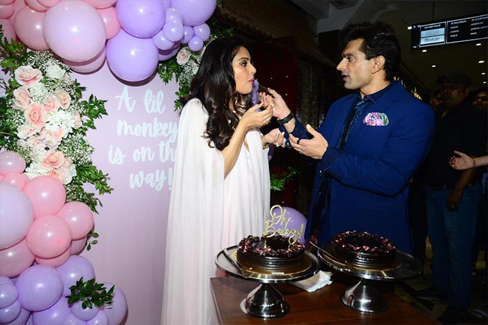 Sparkles And Smiles From Bipasha Basu\'s Baby Shower