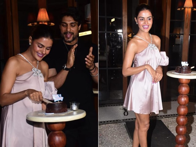 Photo : Sparkles And Smiles From Priyanka Chahar Choudhary's Birthday Celebrations