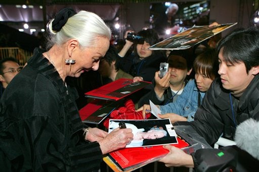 Spider-Man 3 actress Rosemary Harris gives her autographs for Japanese fans upon arriving at the World Premiere in Tokyo.