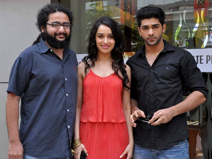 Shraddha Kapoor (C), Taaha Shah (R) and film director Bumpy during a promotional event of their upcoming movie <I>Luv Ka The End</I>. (Photo: PTI)