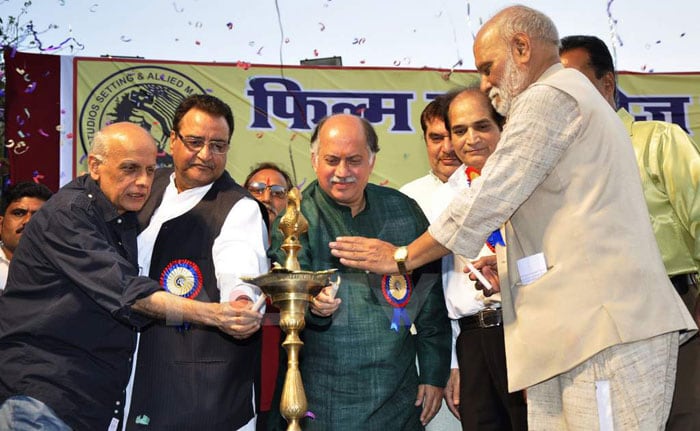 At the Mazdoor Union meeting, B-Town producers and veterans turned up for a get-together. Lighting the <i>dia</i> are Mahesh Bhatt, Shri Gurudas Kamat and Raza Murad.