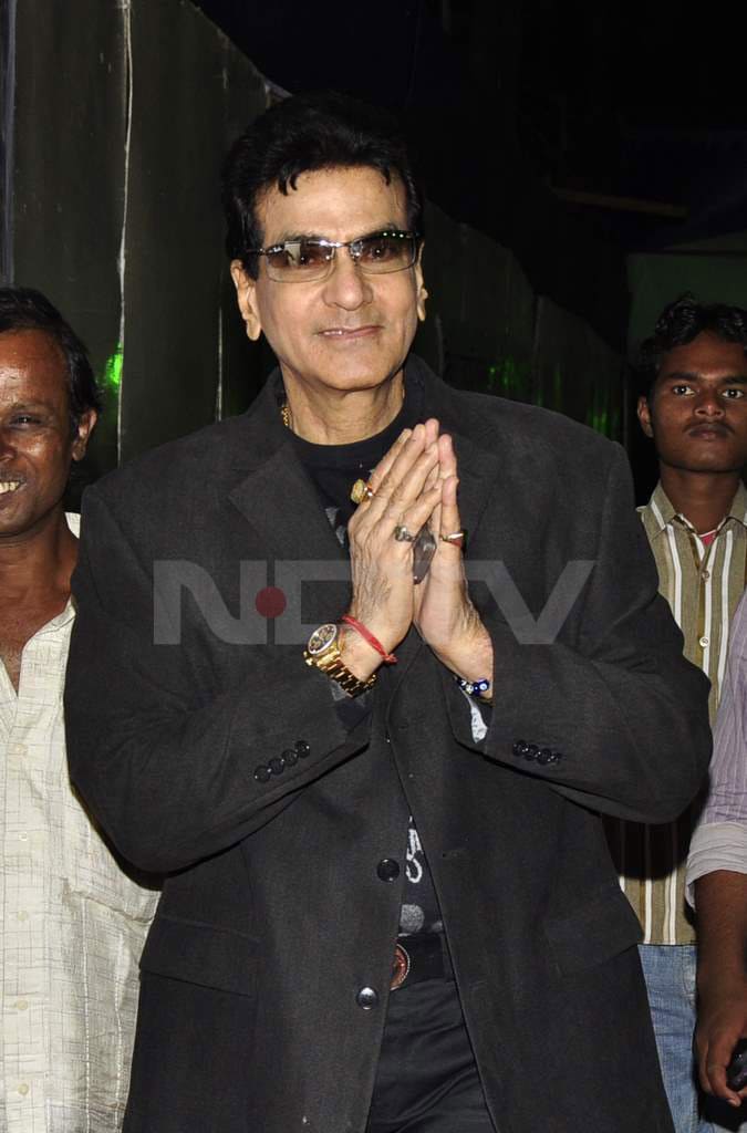 Jeetendra's detour to all-black.