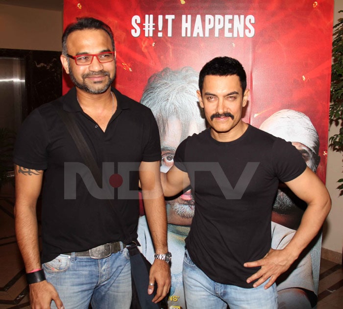 Aamir, seen here with Abhinay Deo, director of <i>Delhi Belly.</i>