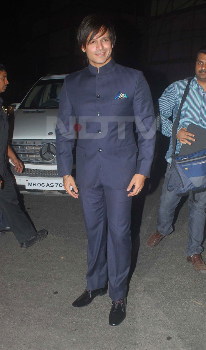 Vivek Oberoi's new hairdo fails to impress. The star was spotted at a musical event in Film City, Mumbai.