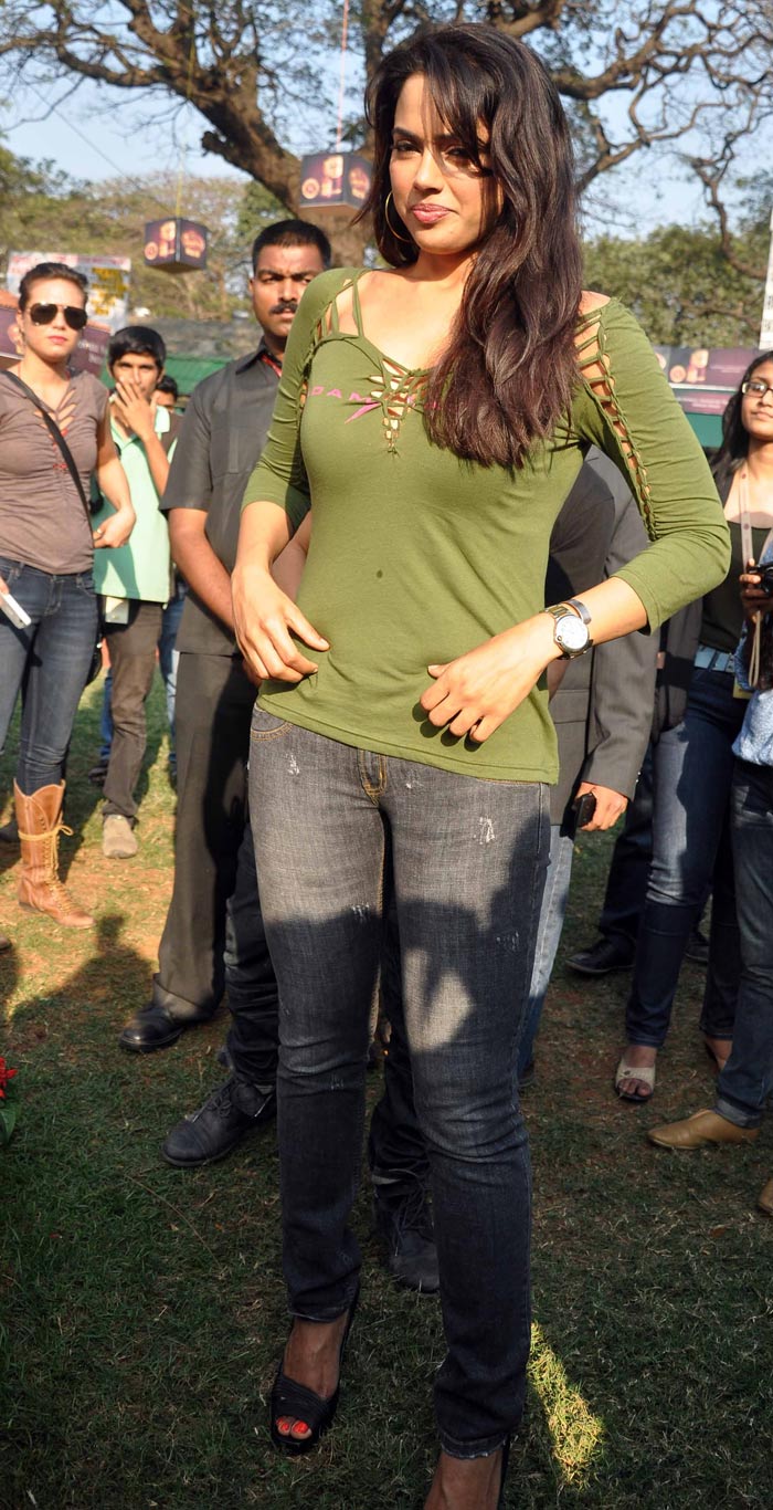 Sameera Reddy stepped out in casuals for the sunny afternoon.