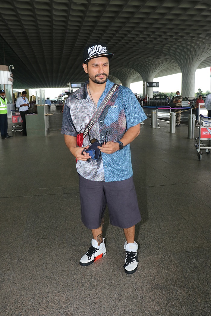 Spotted At The Airport: Sanjay Dutt, Tusshar Kapoor, Urvashi Rautela