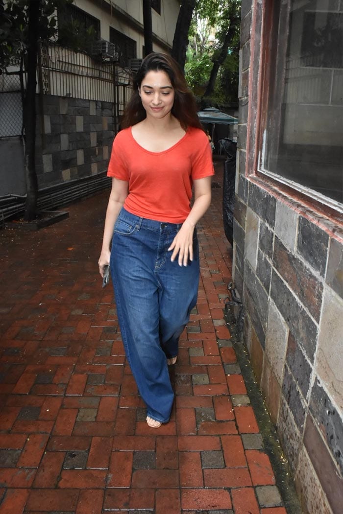 Tamannaah smiled and waved to the cameras.