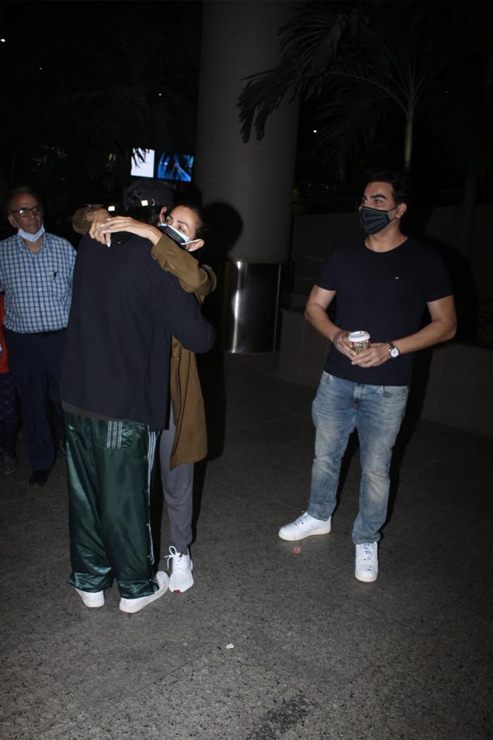 A happy Malaika Arora hugged her son as soon as she met him at the airport.  (Pic courtesy: Varinder Chawla)