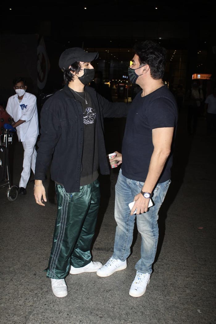The father-son duo were twinning in black tees.  (Pic courtesy: Varinder Chawla)