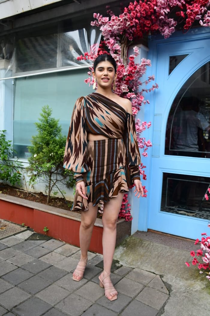 Spotted: Sara Ali Khan, Janhvi Kapoor, Sanjana Sanghi And Other Stars In The City