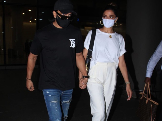 Spotted: Yin And Yang, Sorry, Deepika-Ranveer At The Airport