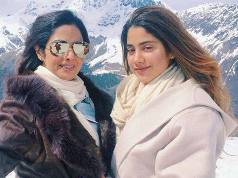 Photo : Sridevi and Jhanvi's Selfie Will Give You Major Vacation Goals