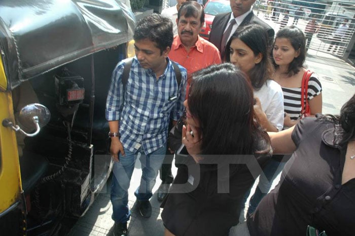 Spotted: Priyanka in An Auto-rickshaw!
