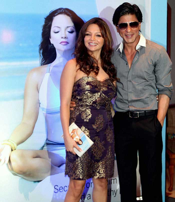 Shah Rukh Khan was seen along with Deanne Panday at her book launch on Friday (August 26).