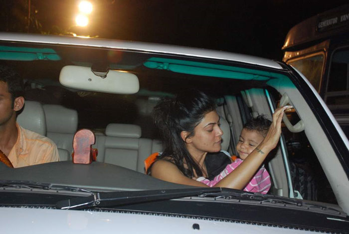 Spotted: Sushmita with daughter