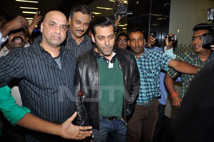 Spotted: SRK, Salman at the airport