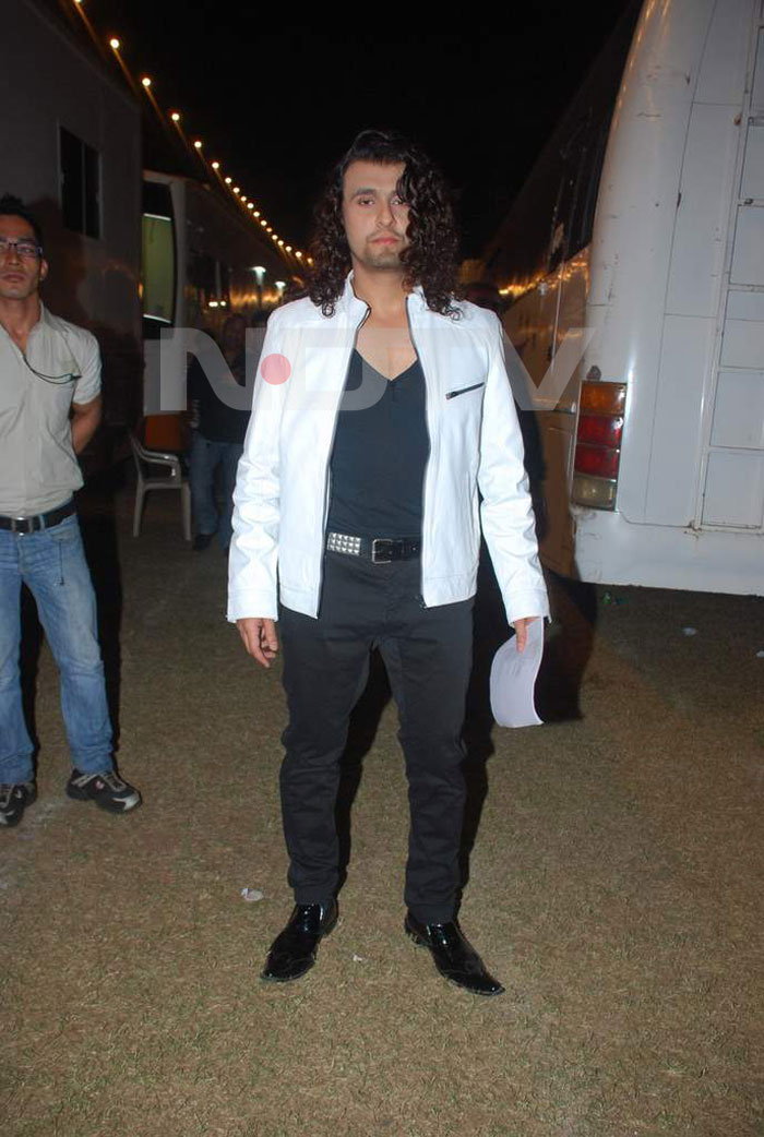 The tall, not-so-dark and could-be-deadly-if-he-got-a-haircut Sonu Nigam.