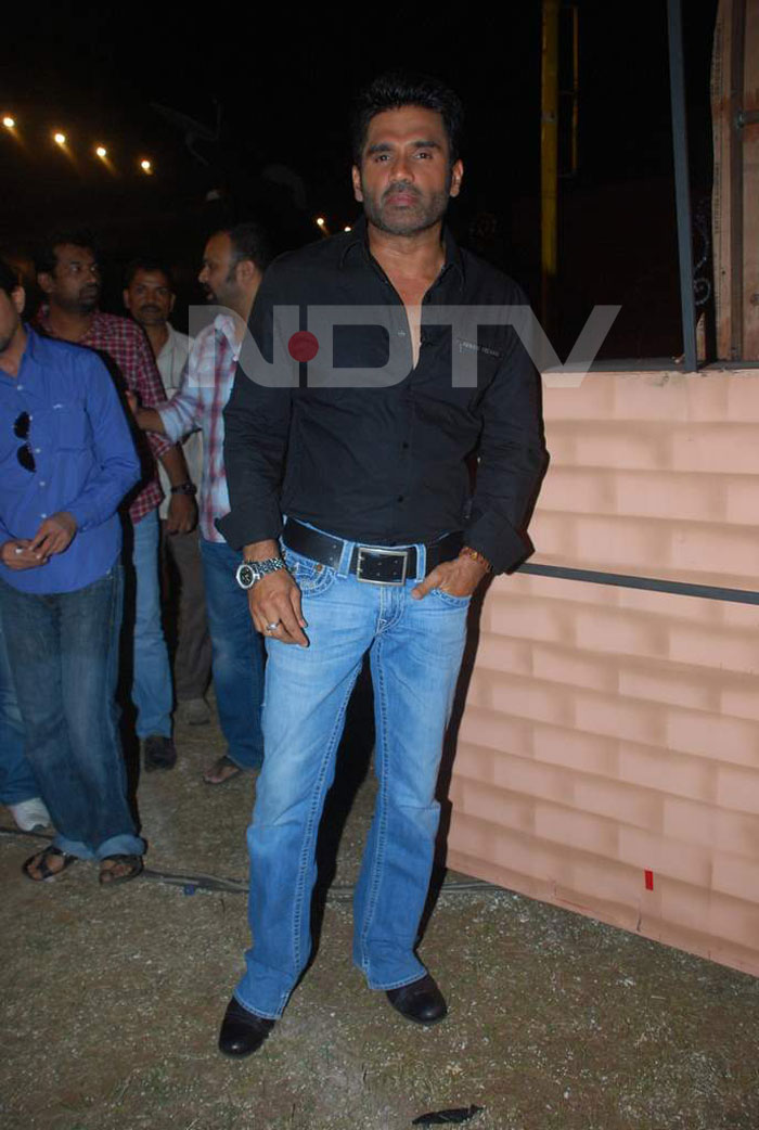 The tall, dark and deadly Suniel Shetty.