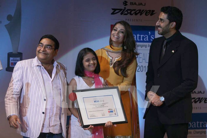 The Bachchans hand out the awards