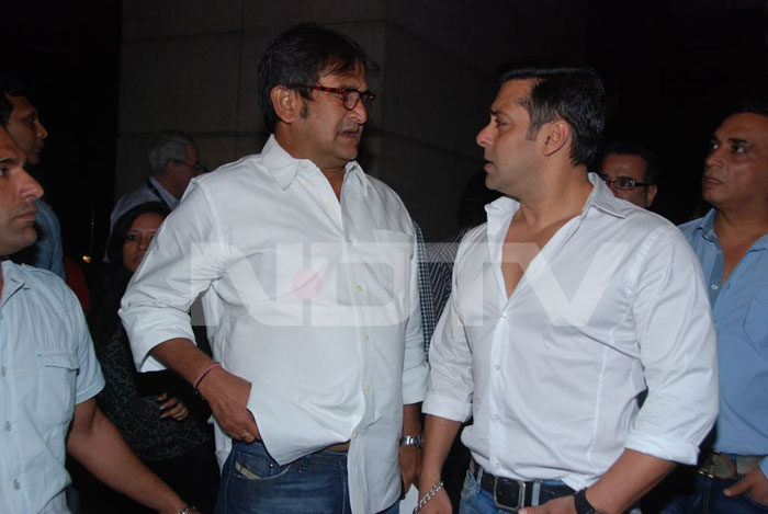 Mahesh Manjrekar has a serious talk with Salman. Are we in talks for the next film?