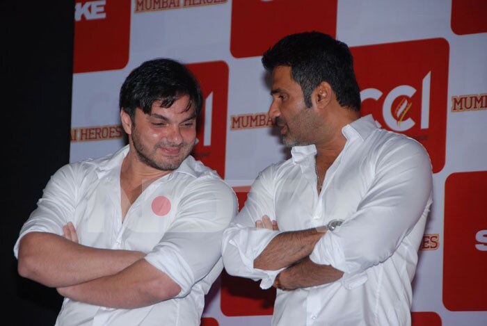 Chinese Whispers: Sohail Khan and Suniel Shetty have a chat on stage.