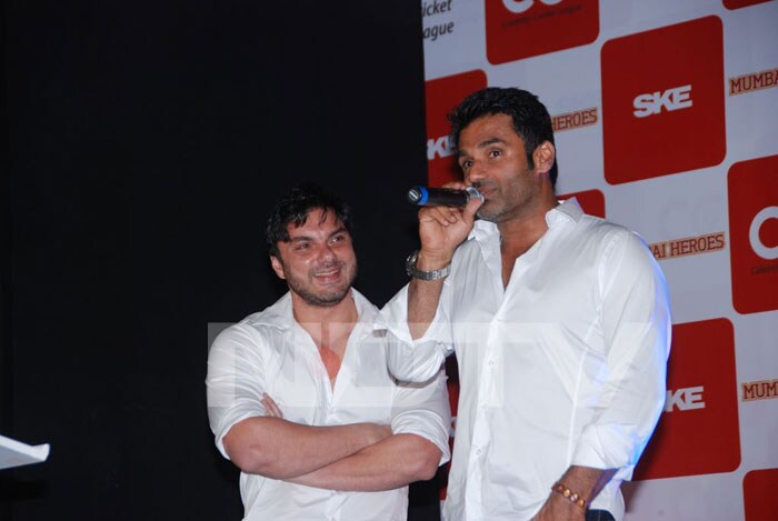 Golden Words: Suniel Shetty takes the mic