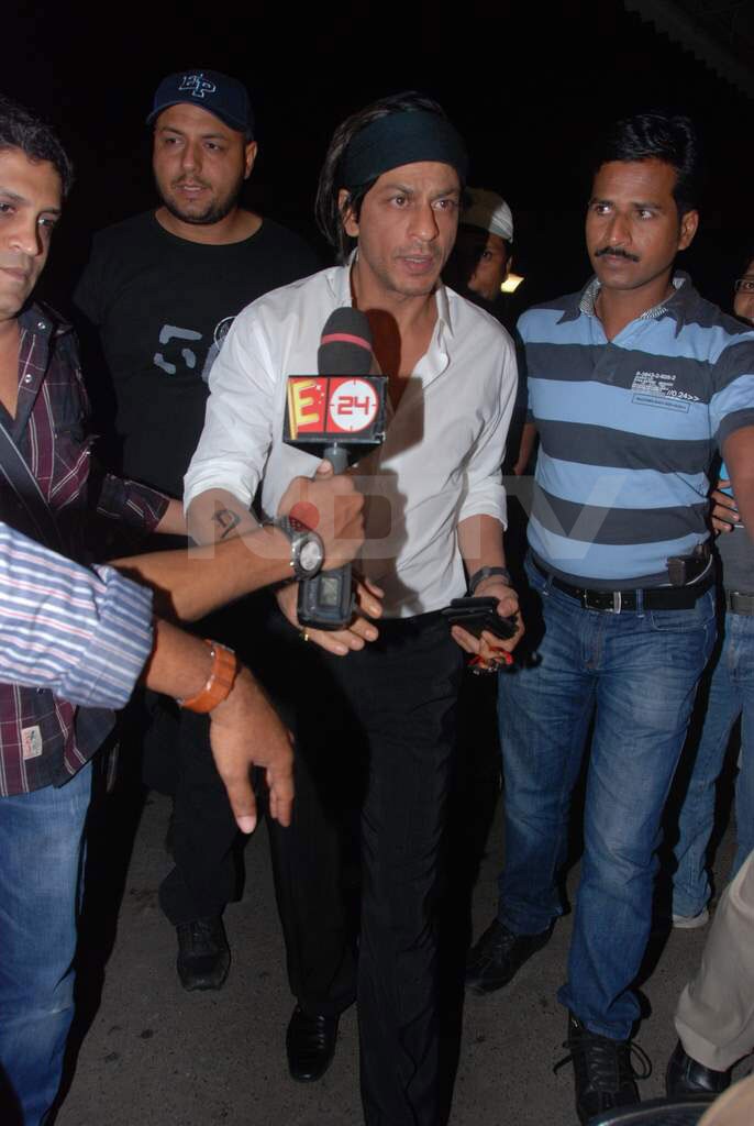 Spotted: SRK, Priyanka Leave For Malaysia