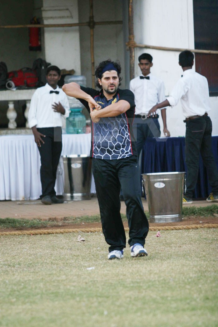 Stars practice for the Celebrity Cricket League