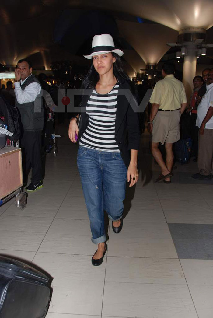 Neha Dhupia walked out in a casual and chic outfit.