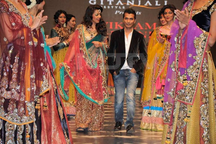 Mugdha Walks The Ramp