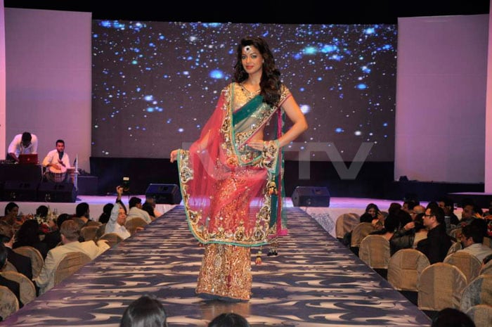 Mugdha Walks The Ramp