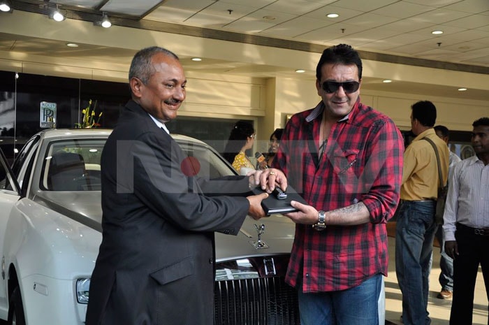 Spotted: Sanjay Dutt gifts his wife a Rolls Royce!