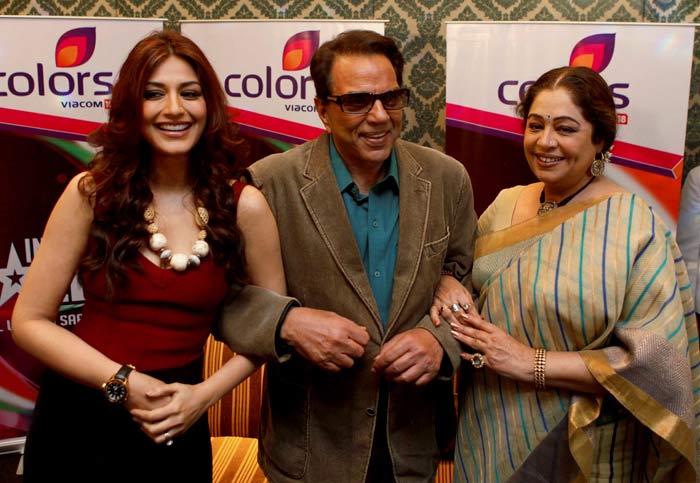 Dharmendra's all set to make his big small screen debut with <i>India's Got Talent 3</i>, alongside Kirron Kher and Sonali Bendre.